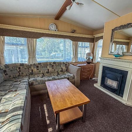 Superb Caravan By The Seaside In Kessingland, Suffolk Ref 90040Sg Benacre Extérieur photo