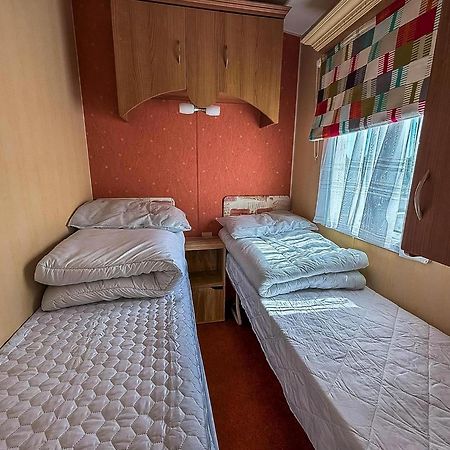 Superb Caravan By The Seaside In Kessingland, Suffolk Ref 90040Sg Benacre Extérieur photo