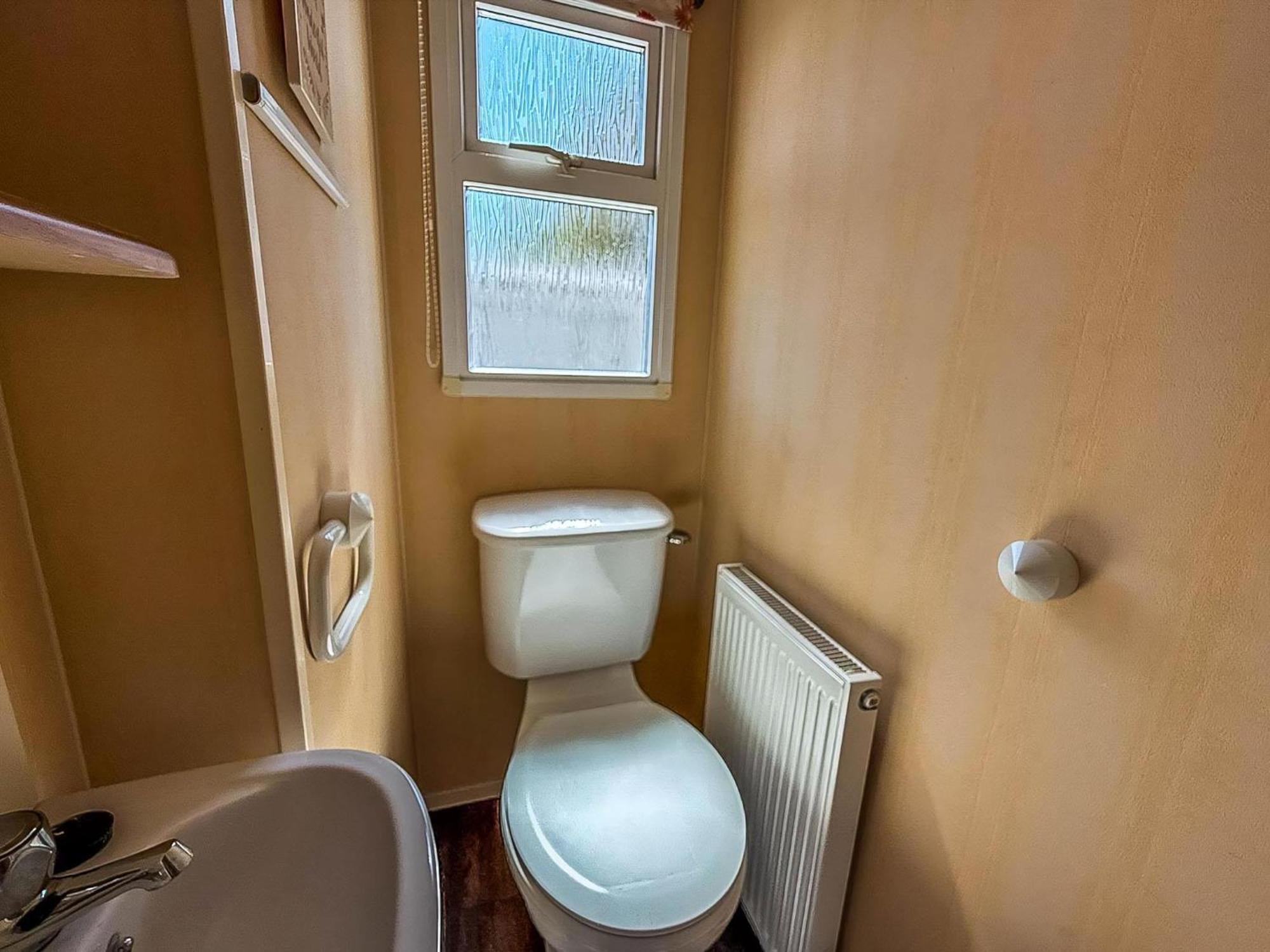 Superb Caravan By The Seaside In Kessingland, Suffolk Ref 90040Sg Benacre Extérieur photo