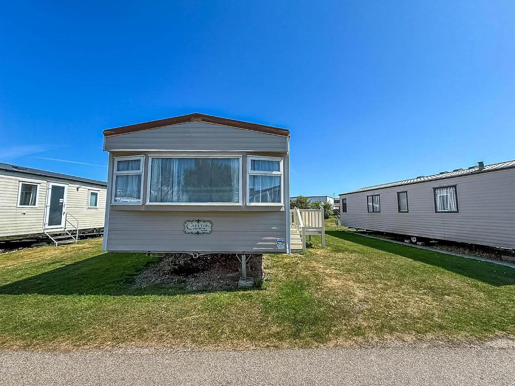 Superb Caravan By The Seaside In Kessingland, Suffolk Ref 90040Sg Benacre Extérieur photo